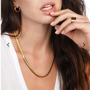 Ellie Vail Vince Snake Chain Necklace